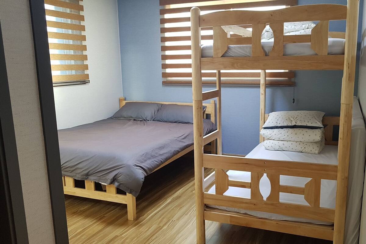Ropa de cama de alta calidad y wifi gratis 