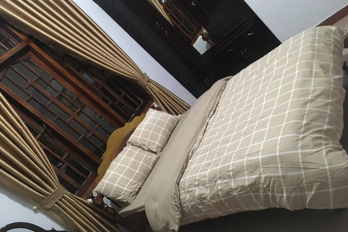 Desk, iron/ironing board, free WiFi, bed sheets