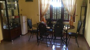 Breakfast, lunch, dinner served; local and international cuisine