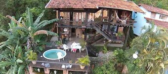 BEAUTIFUL HOUSE CLOSE TO NATURE AND THE CITY LIFE - CLOSE FROM RIOCENTRO