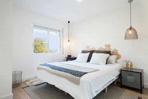 3 bedrooms, iron/ironing board, free WiFi, bed sheets