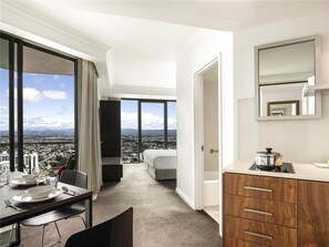 Room - Mantra Legends Hotel (Surfers Paradise)