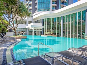 Outdoor pool - Mantra Legends Hotel (Surfers Paradise)