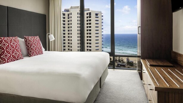 Room - Mantra Legends Hotel (Surfers Paradise)