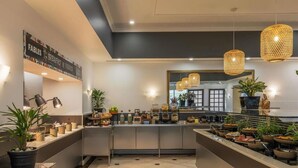Dining - Mantra Legends Hotel (Surfers Paradise)