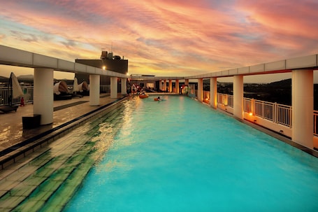 Outdoor pool. The Best Jeju Seongsan Hotel