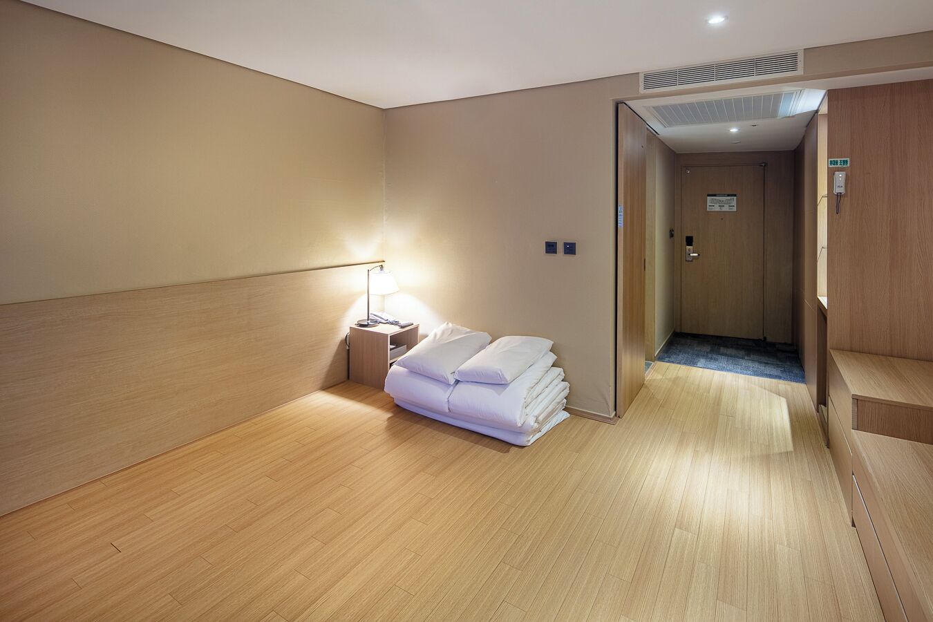 traditional room (ondol room) | 1 bedroom, desk, blackout curtains, soundproofing