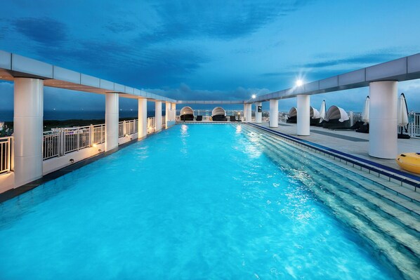 Kolam renang outdoor