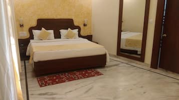 Egyptian cotton sheets, desk, soundproofing, iron/ironing board