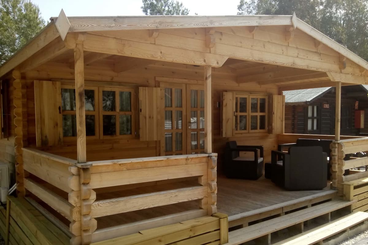 Deluxe Cabin, 2 Bedrooms | 1 bedroom, free WiFi