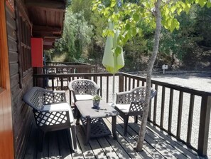 Cabaña económica, 1 cama matrimonial, para no fumadores | Terraza o patio