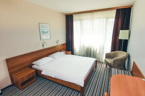 Dobbelt- eller tomannsrom – standard, ikke-røyk, byutsikt | 2 soverom, skrivebord, wi-fi (inkludert) og sengetøy