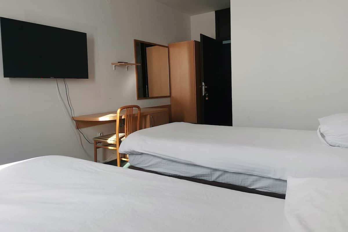 2 Schlafzimmer, Schreibtisch, kostenloses WLAN, Bettwäsche