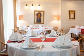Restaurant - Hotel Grand (Sarajevo)