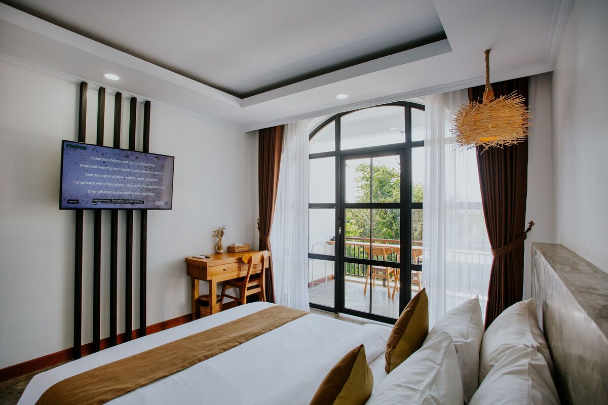 Double Room, Partial Ocean View | WiFi (free), individually furnished, bed sheets