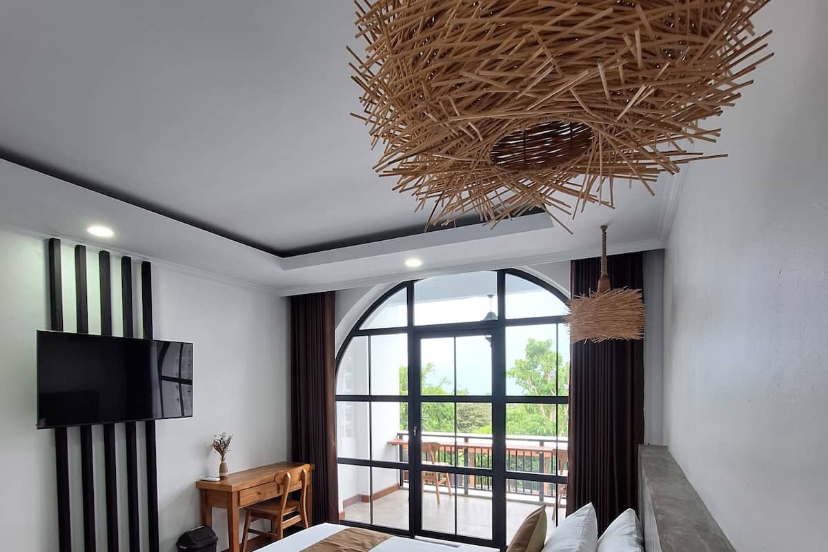 Deluxe Double Room | Individually furnished, free WiFi, bed sheets