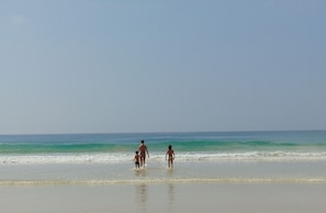 Una spiaggia nelle vicinanze