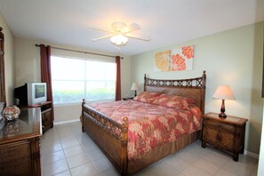 2 slaapkamers, een bureau, een strijkplank/strijkijzer, wifi