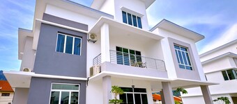 Tilava huvila ❃ 3 kerrosta / 6br / 6. 5 ba