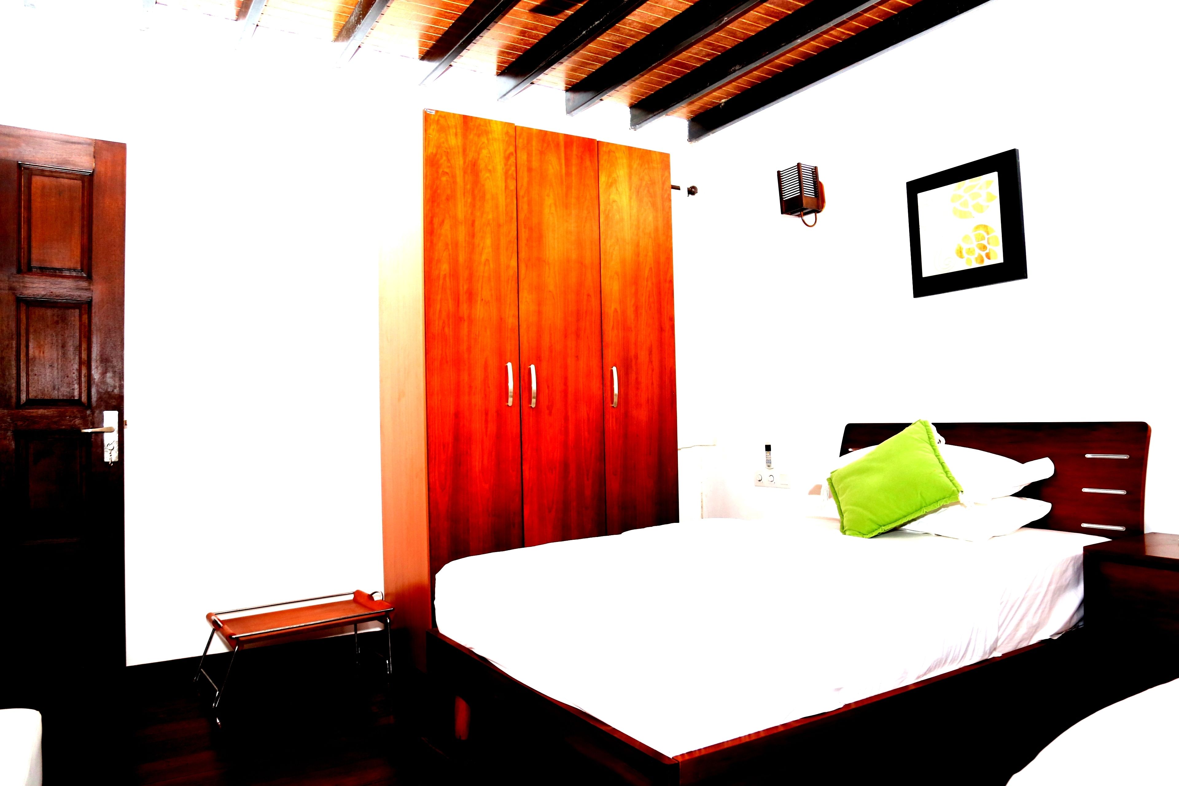Deluxe Double Room | 4 bedrooms, minibar, in-room safe, desk