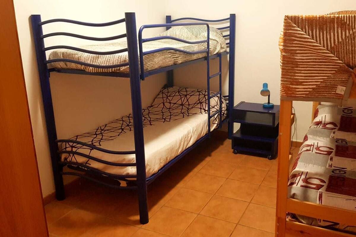 Soundproofing, free WiFi, bed sheets