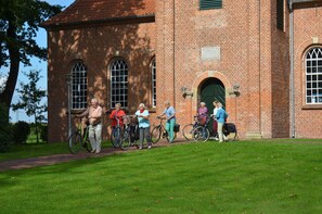 Unclassified image, 4 of 26, button