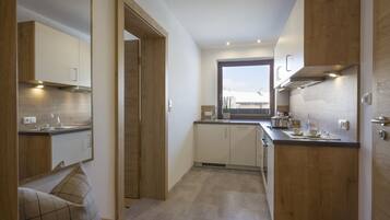 Kühlschrank, Ofen, Herdplatte, Geschirrspüler