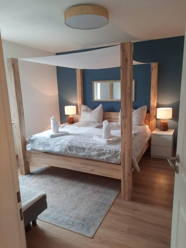 2 Schlafzimmer, BĂŒgeleisen/BĂŒgelbrett, Reisekinderbett, WLAN