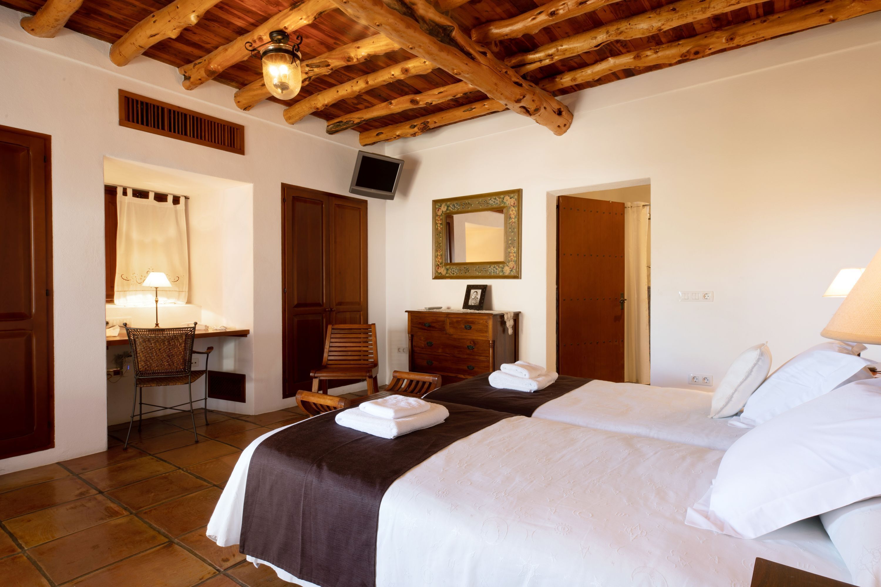 6 Schlafzimmer, Bügeleisen/Bügelbrett, kostenloses WLAN, Bettwäsche