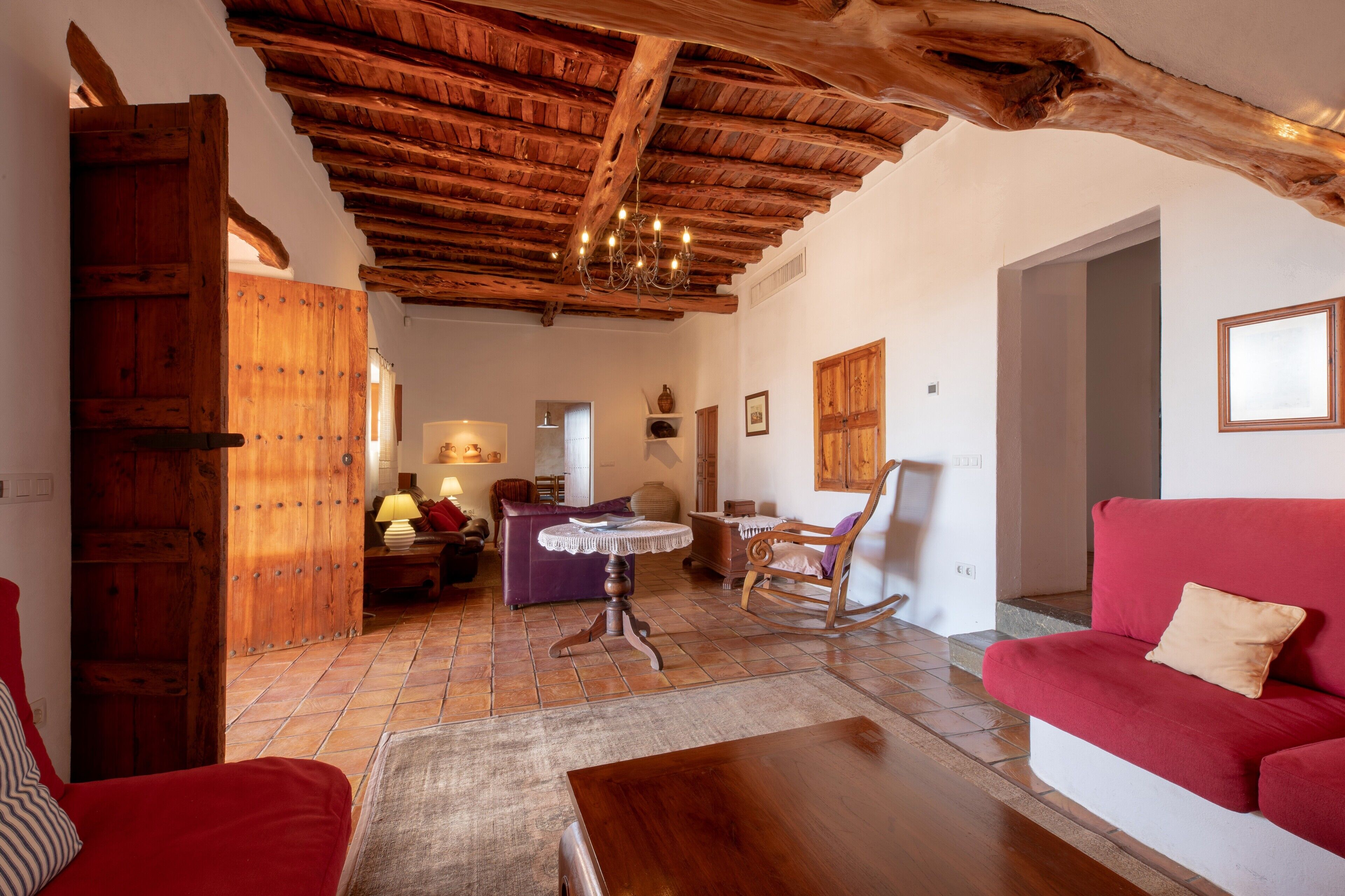 Televisio, takka, videopelejä, stereot