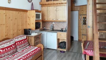 Tv, dvd-spelare och en stereo