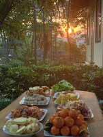 Breakfast, lunch, dinner served; local cuisine