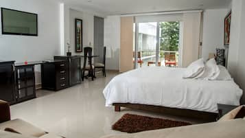 Classic Suite | In-room safe, desk, free WiFi