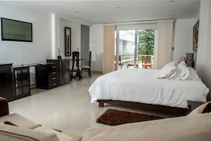 Suite clásica | Caja de seguridad en la habitación, escritorio y wifi gratis