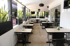 Desayuno buffet incluido todos los días