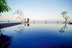 Outdoor pool - Lagoon Bay Negombo (Negombo)