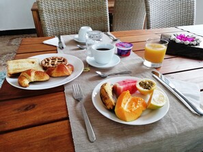 Desayuno estilo bufé