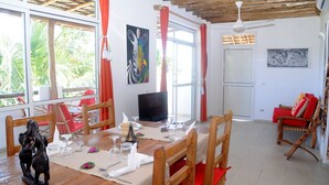 Apartment, 2 Bedrooms | In-room dining
