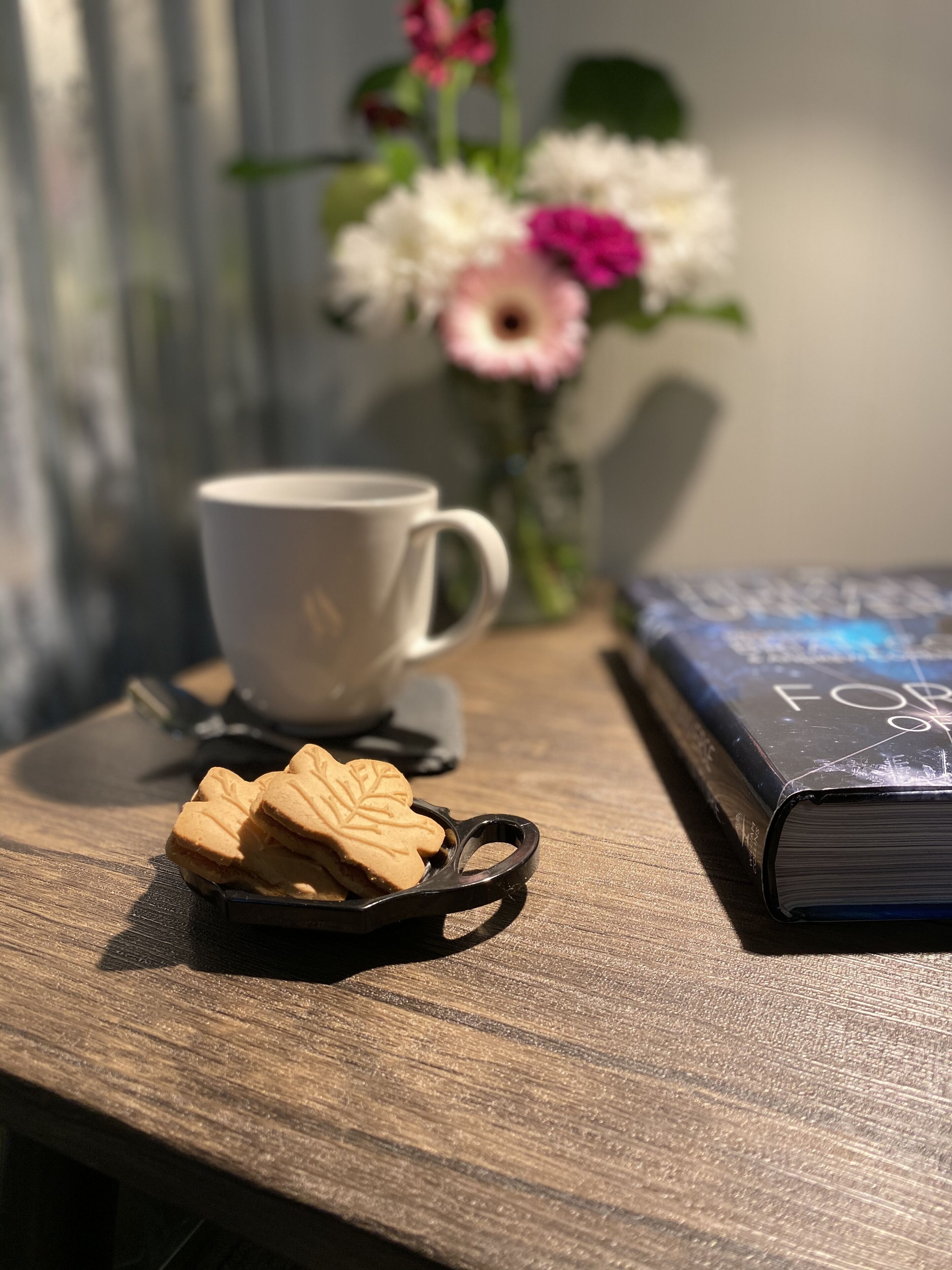 room, 1 queen bed | room amenity