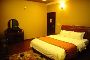 高級雙人房 | 免費無線上網、床單