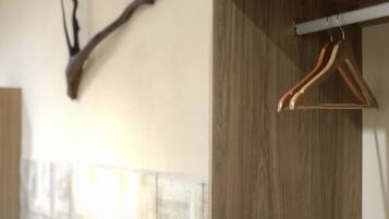 Minibar, in-room safe, free WiFi, bed sheets