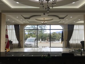 Airport shuttle - Royal Sky Hotel (Tbilisi)