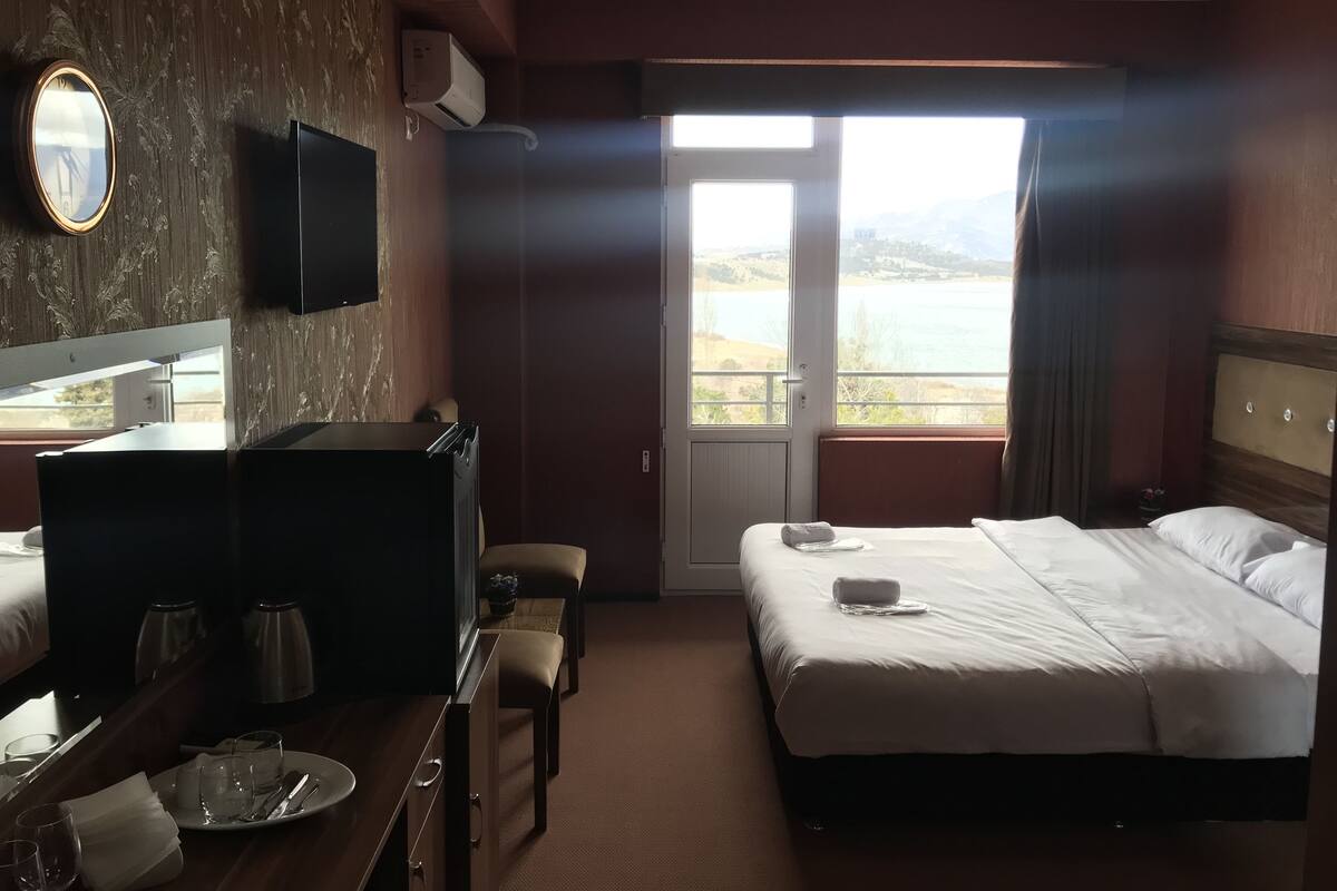 Cribs (surcharge), rollaway beds (surcharge), WiFi (free)