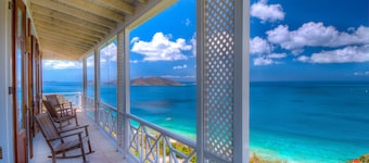 RIDGEMONT HOUSE – Spacious, luxurious and private