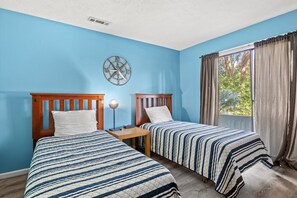 2 bedrooms, iron/ironing board, Internet