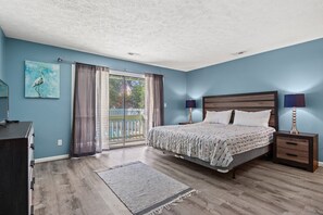 2 makuuhuonetta, silitysrauta/-lauta, ilmainen Wi-Fi, vuodevaatteet