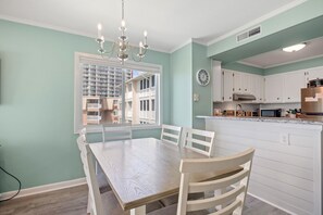 Dining - Beautiful oceanfront condo with stunning views located on popular Shore Drive! P (Myrtle Beach)