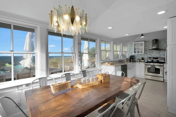 Fridge, microwave, oven, stovetop - Diana Luxury Retreat Private Beach and Vineyards (Wading River)