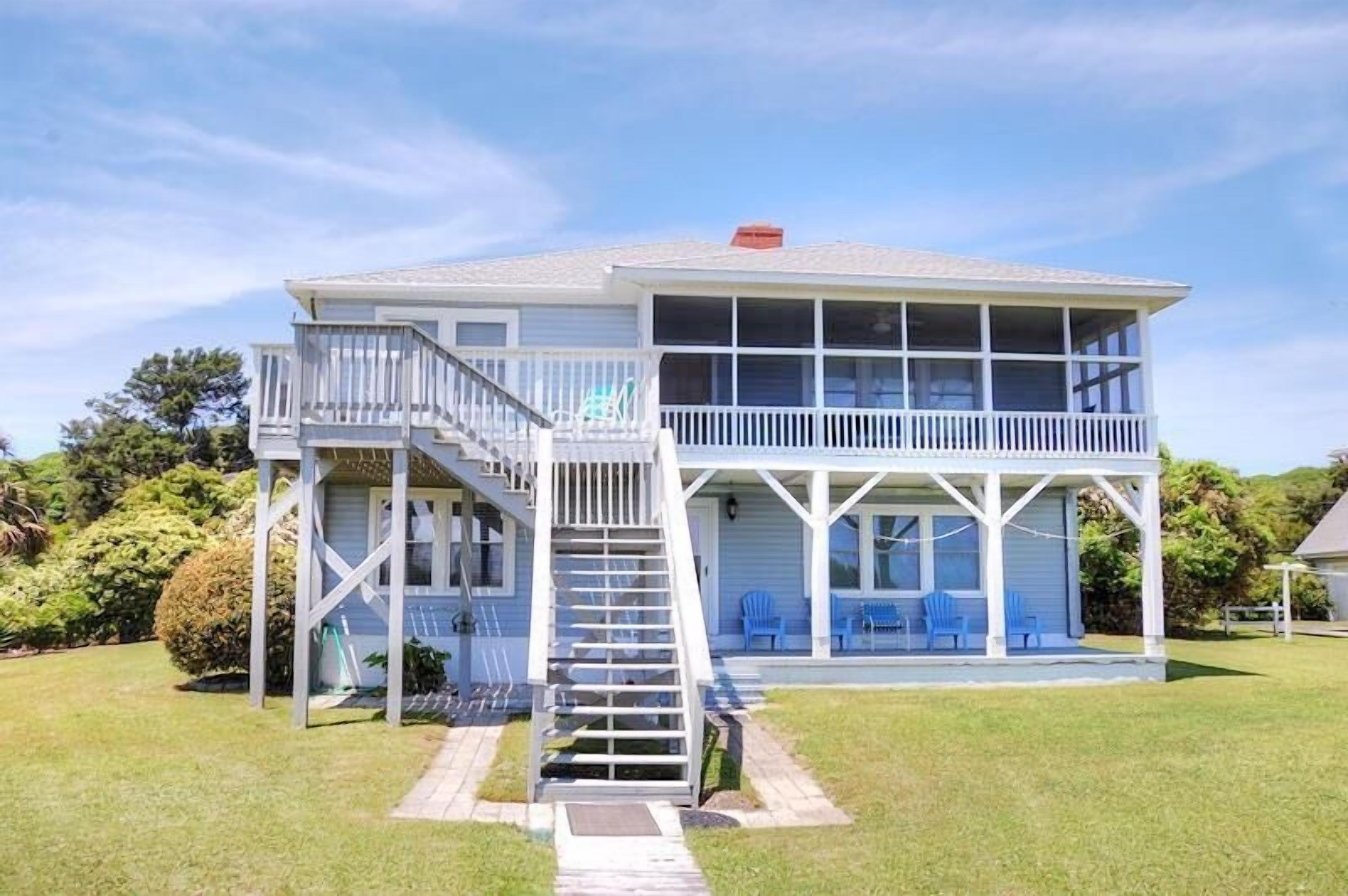 Oceanfront pet friendly home great for family get togethers! - Whitaker House