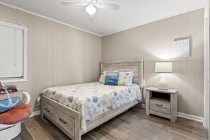 2 chambres, fer et planche à repasser, Wi-Fi gratuit, draps fournis